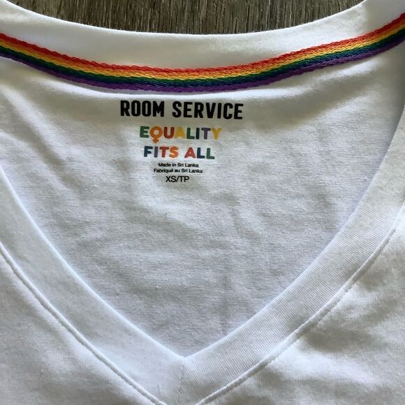 ROOM SERVICE Rainbow Graphic Tee Extra Small - Picture 4 of 8